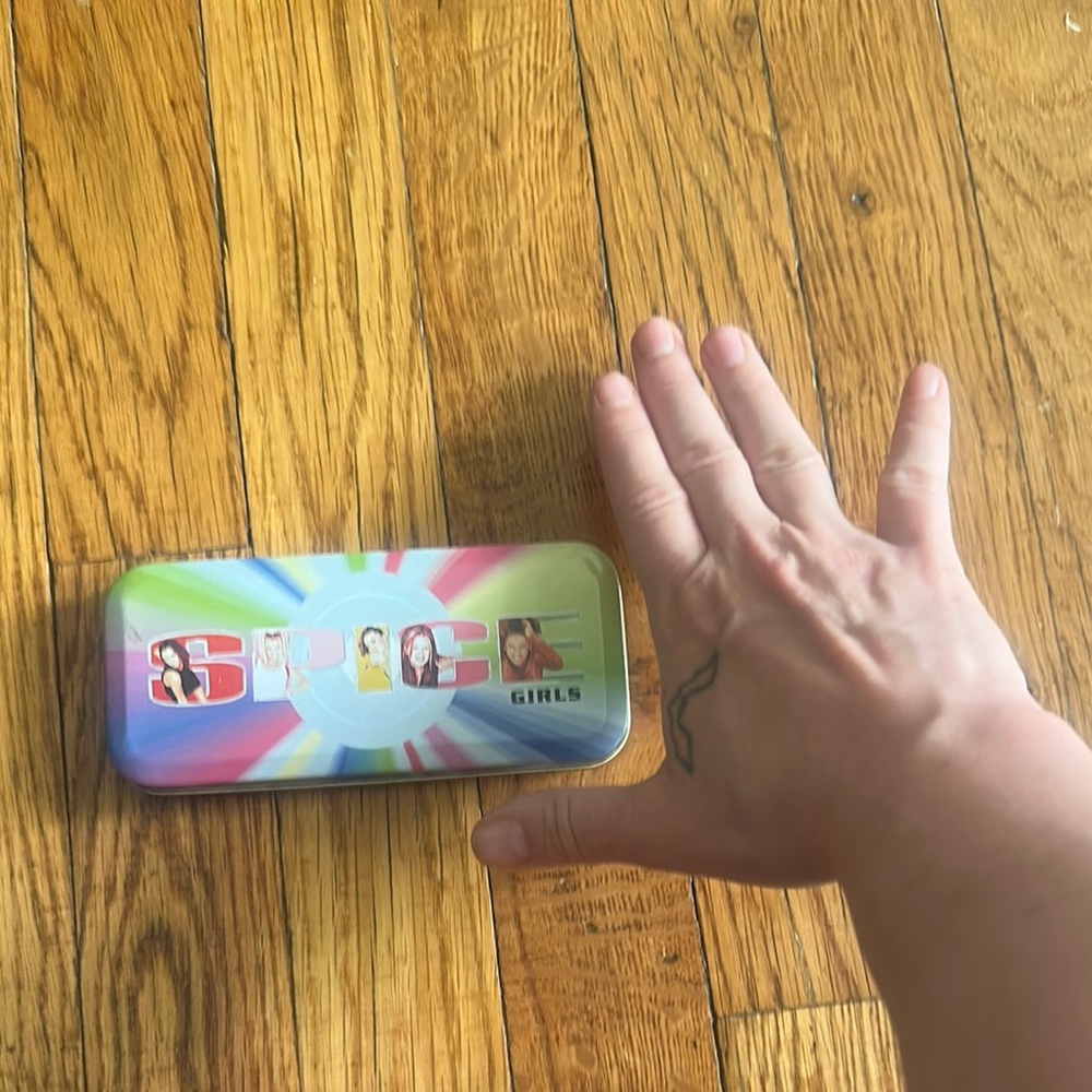Spice Girls Tin (pencil) Box with unused eraser and pencil sharper! 1990s - Picture 4 of 4